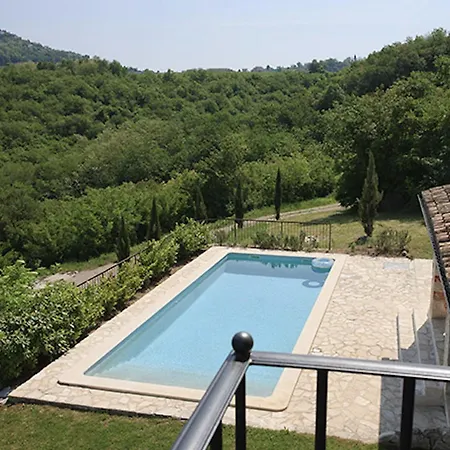 Spacious With 10x5m Pool, Aircon. Rural Retreat, Stunning Views.