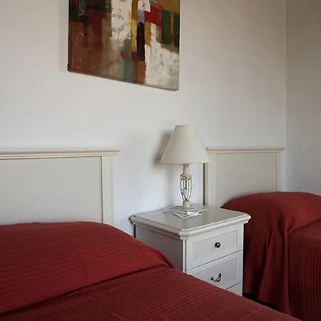 Spacious With 10x5m Pool, Aircon. Rural Retreat, Stunning Views. Villa *