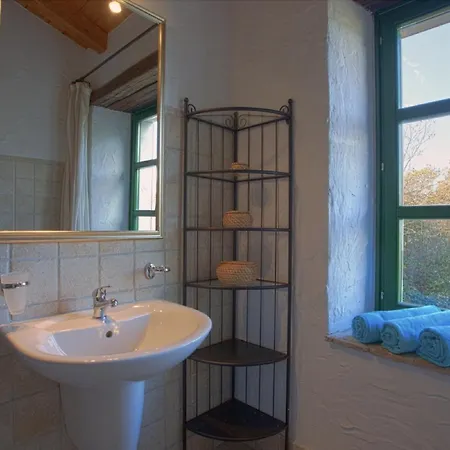 Spacious With 10x5m Pool, Aircon. Rural Retreat, Stunning Views. Villa Motovun
